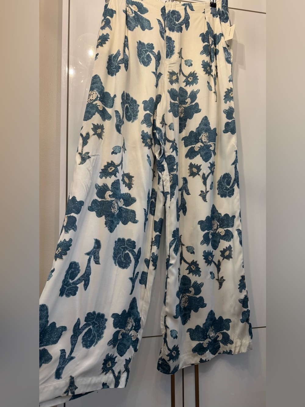 NWT Size XL - Anthropologie Floral Wide Leg Silky Pants with Pockets (US$ 148) - Picture 4 of 16